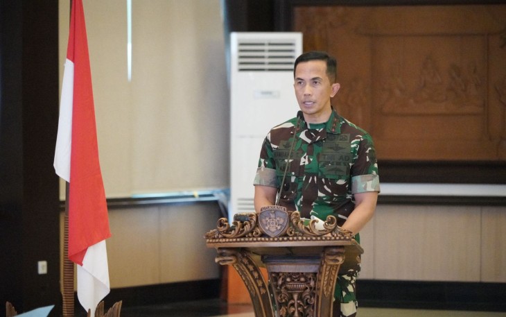 Pangdam IX/Udayana Mayjen TNI Bambang Trisnohadi saat membuka Rapim Kodam IX/Udayana, di Aula Supardi Makodam, Denpasar, Jumat (15/3/2024)