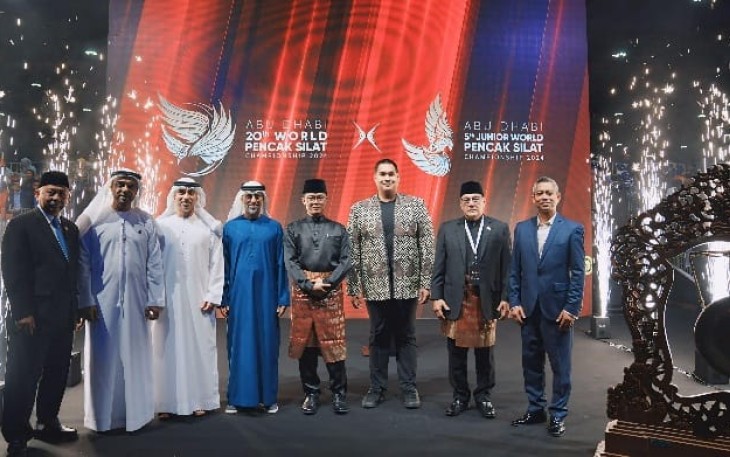 Menpora Dito bangga atas capaian prestasi tim Indonesia yang berhasil menorehkan prestasi gemilang setelah tampil sebagai juara umum di ajang World Pencak Silat Championship ke-20 dan Junior World Pencak Silat Championship ke-5 di Abu Dhabi (18-22 Desember) lalu.