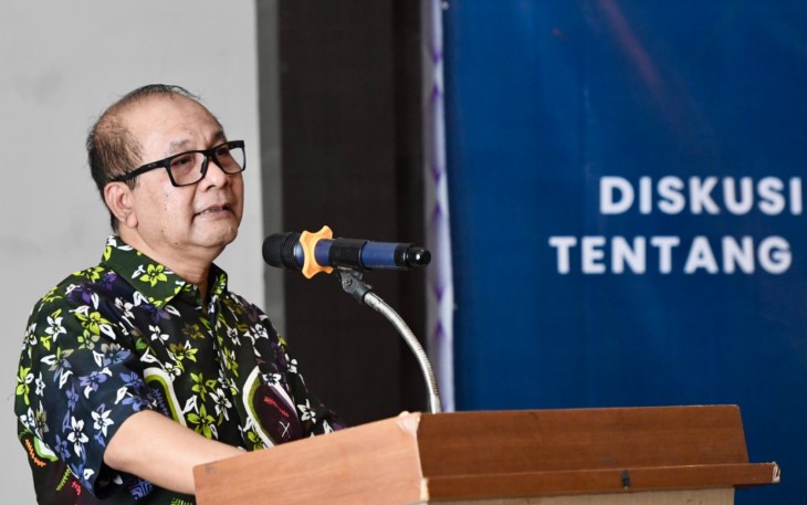 SeskemenkopUKM Arif Rahman Hakim dalam acara Diskusi Pengaduan dan Serap Aspirasi Publik Bidang Koperasi dan UMKM tentang Pengelolaan Sampah Berbasis Koperasi di Bumiayu, Brebes, Jawa Tengah, Jumat (9/2).