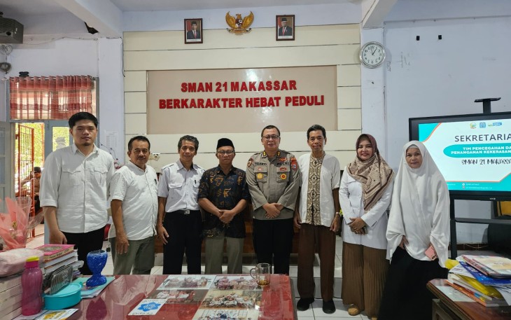 Biro SDM Polda Sulsel dalam hal ini Bagian Psikologi melaksanakan kegiatan Psikoedukasi tentang Pengaruh dan dampak Bullying Terhadap kesehatan mental terkhusus bagi pelajar, serta pencegahan dan penanganan bullying oleh tenaga pendidik (Guru) di lingkungan sekolah yang di laksanakan di  SMAN 21 Makassar, Rabu (31/01/2024)