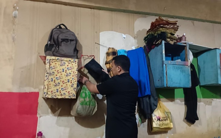 Razia Dadakan Kamar Hunian Warga Binaan