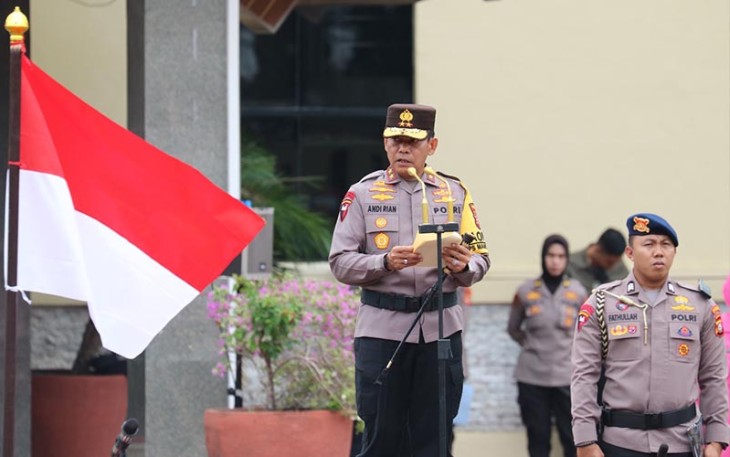 Kapolda Sulsel Irjen Pol Andi Rian R.Djajadi saat pimpin Upacara Kenaikan Pangkat 1,551 Personel dan Penyambutan Personil Brimob BKO Papua
