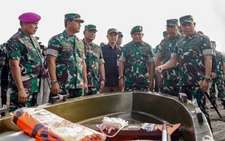 Panglima Kostrad (Pangkostrad) Letnan Jenderal TNI Muhammad Saleh Mustafa  menghadiri Apel Gelar Pasukan Pengamanan Pemilu Tahun 2024 di lapangan Taxy Way Echo Halim Perdanakusuma, Jakarta Timur, Kamis (1/2/2024)