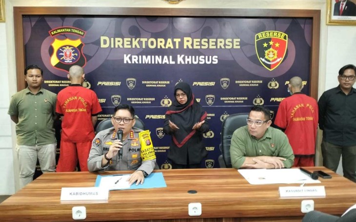 Kabidhumas Kombes Pol Erlan Munaji, S.IK., M.H. dalam konferensi pers, di Aula Ditreskrimsus, Mapolda setempat, Kamis (29/2/24) siang. 