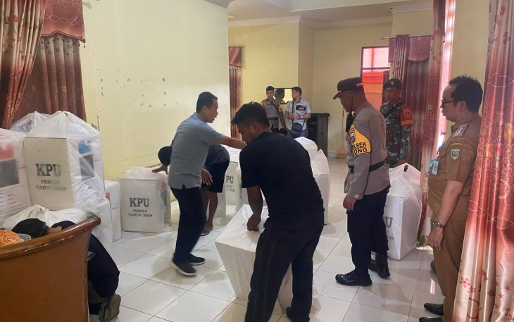 Pendistribusian Logistik Pemilu Aman di Kecamatan Halong Berkat Kerja Sama Semua Pihak 