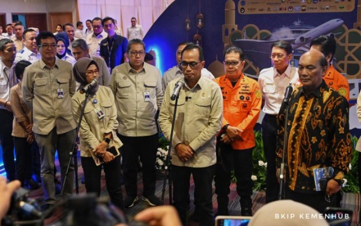 Menhub Budi Karya Sumadi saat meresmikan Posko Pusat Angkutan Lebaran Terpadu 2024 di Jakarta, Rabu (3/4)