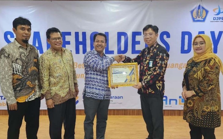 Penghargaan diserahkan dalam Stakeholder Day yang digelar KPPN Jakarta IV, Jumat (16/2/2024). 