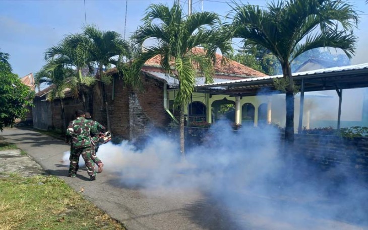 Kodim Madiun Lakukan Fogging di Asrama Prajurit