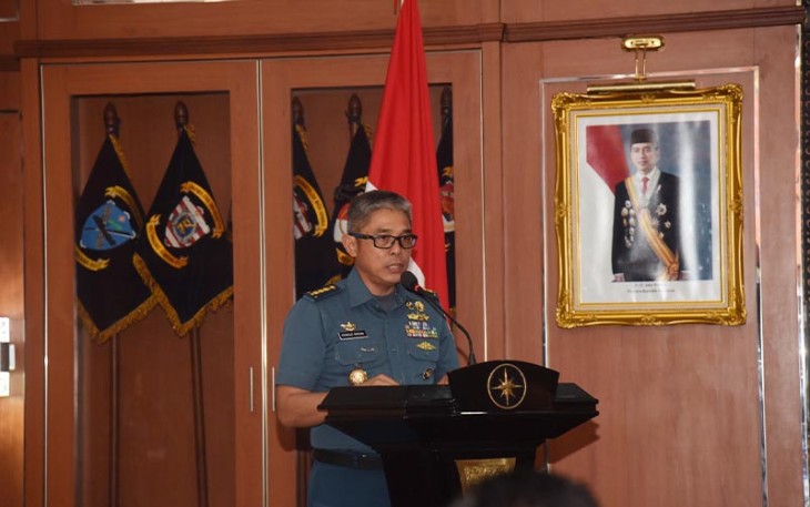 Asisten Operasi Pangkolinlamil Kolonel Laut (P) Ronald Makana David Rarun, M.Tr.Opsla saat membuka kegiatan di Gedung Natuna, Mako Kolinlamil, Tanjung Priok, Jakarta Utara (22/1).
