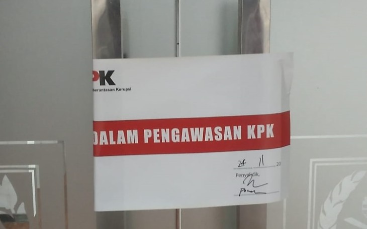 Penyegelan ruang kerja oleh KPK pasca OTT