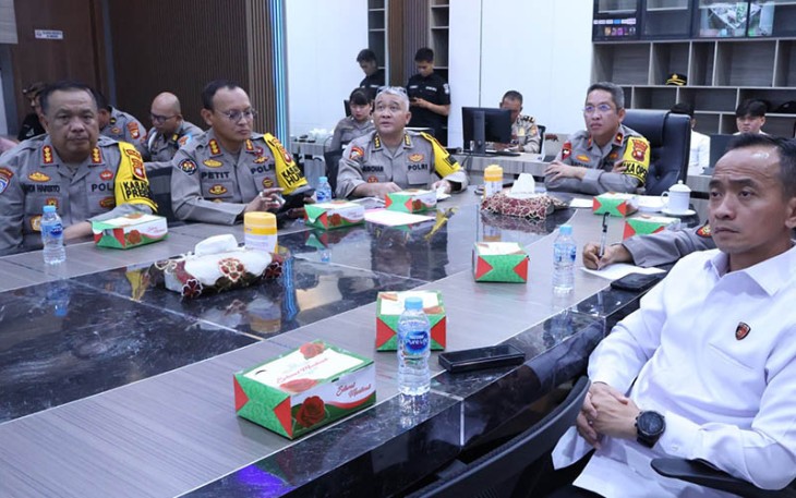 Wakapolda Kalbar Brigjen Pol. Roma Hutajulu, S.I.K., M.Si., saat Pimpin Anev Operasi Mantap Brata Kapuas 2024 Polda Kalbar