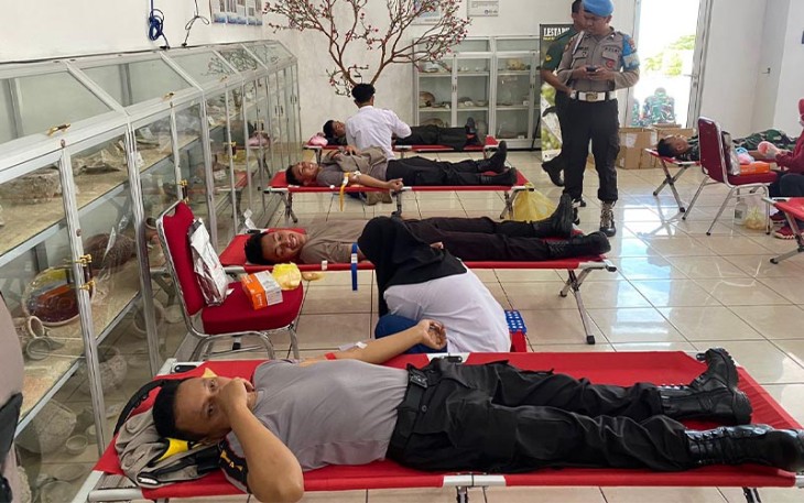 Personil Polres Natuna Ikut Donor Darah