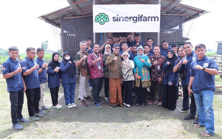 Mendes PDTT Abdul Halim Iskandar mengapresiasi usaha rintisan anak muda di Kalasan Valley, Desa Kalasan, Selomartani, Sleman, DIY, Sabtu (2/3/2024) kemarin.