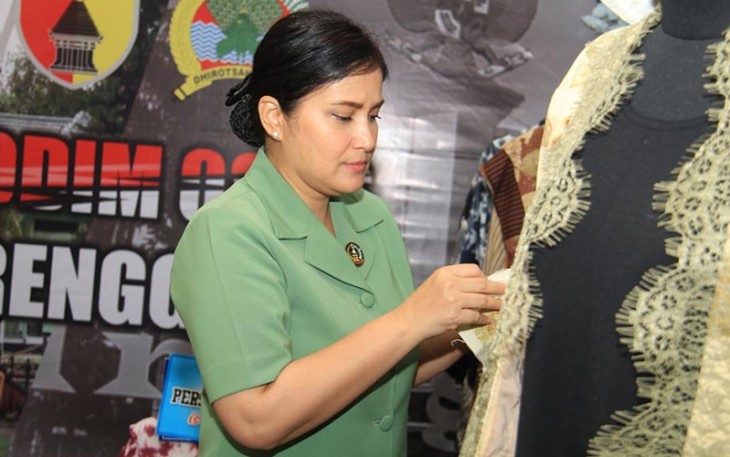 Ibu Ketua Persit Kartika Chandra Kirana Daerah V/Brawijaya Ny. Lisa Rafael Granada Baay