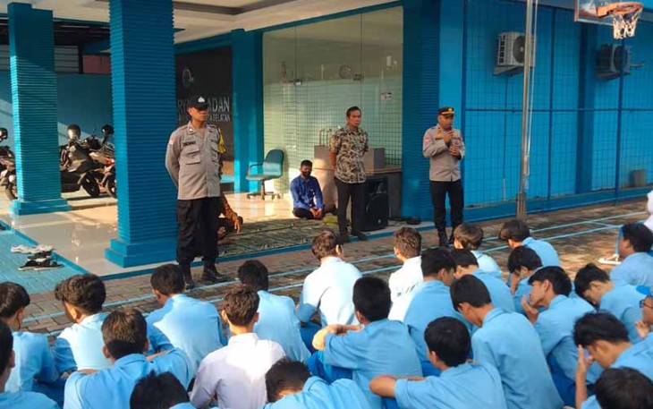 Polsek Pancoran masifkan Binluh Pelajar di sekolahan