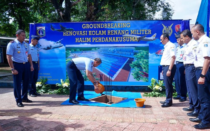 Ground breaking renovasi Kolam Renang Militer Halim Perdanakusuma  bersama Panglima Koops Udara I, Marsda TNI Mohammad Nurdi, bertempat di komplek Angkasa Halim Perdanakusuma, Rabu (6/2/2024).