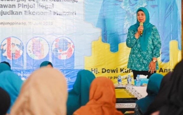 Ketua TP-PKK Provinsi Kepulauan Riau Hj. Dewi Kumalasari Ansar