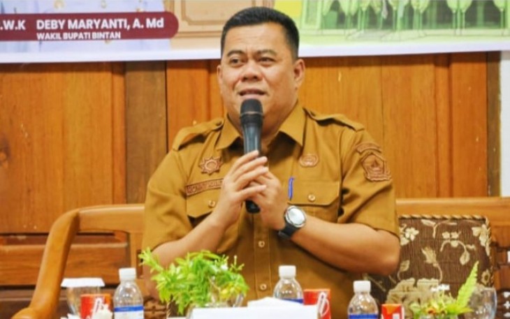 Sekda Bintan saat Buka Kegiatan Perumusan Kebijakan Pemberdayaan dan Pengawasan Ormas