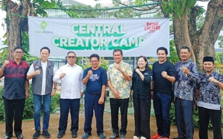 Wakil Gubernur Kepulauan Riau, Nyanyang Haris Pratamura membuka Program Pelatihan Digital Central Creator Camp Batch II untuk pelajar SMA/SMK se-Kota Batam, Sabtu (26/07/2025)