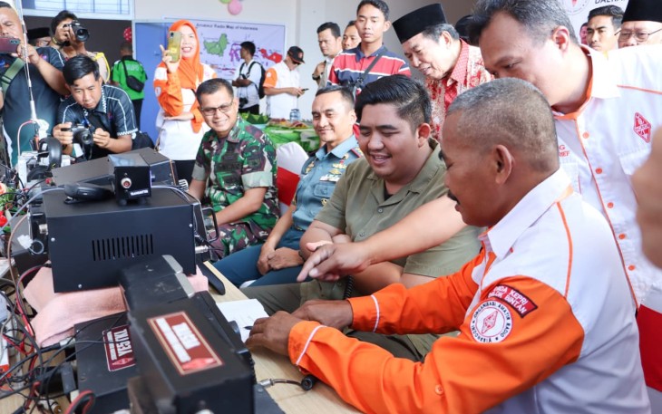 Bupati Roby Resmikan Sekretariat ORARI Lokal Bintan YH5UC