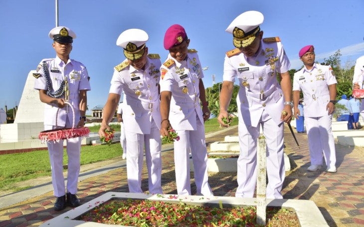 Kas Koarmada III Hadiri Ziarah Rombongan Memperingati Hari Dharma Samudera 2025 