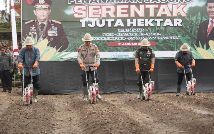 Kasdam IX/UDY Apresiasi Program Kementan RI, Tanam Jagung 1 Hektar