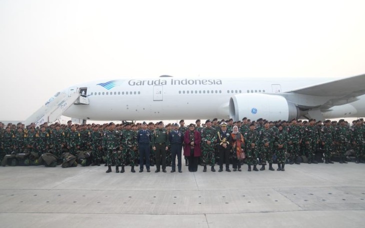 Pasukan defile TNI yang tergabung dalam Kontingen Patriot Indonesia saat tiba di India 