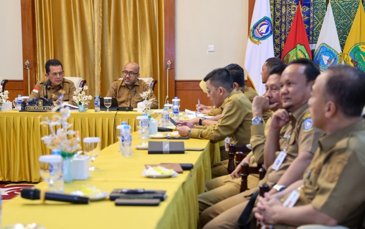 Gubernur Kepulauan Riau, H. Ansar Ahmad, memimpin langsung Rapat Koordinasi (Rakor) Pelaksanaan Program Makanan Bergizi di Provinsi Kepulauan Riau yang digelar di Gedung Daerah, Selasa (31/12)