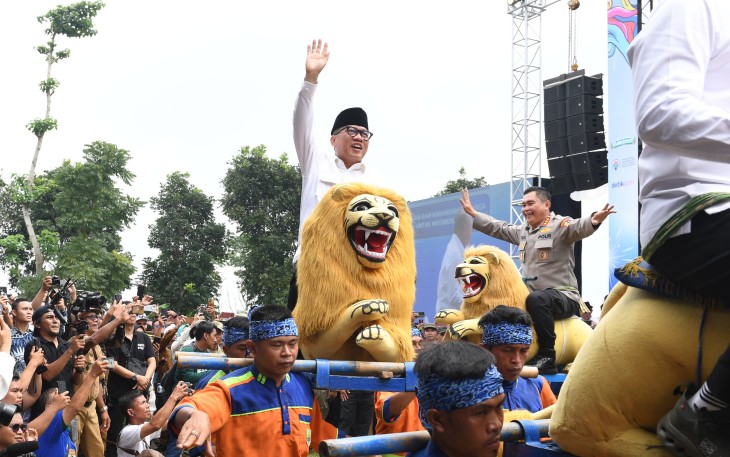  Kementerian Desa dan Pembangunan Daerah Tertinggal (Kemendes PDT) menggelar Peringatan Pertama Hari Desa di Lapangan Desa Cisaat, Kecamatan Ciater. Subang