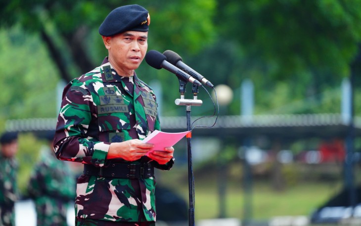 Markas Besar Tentara Nasional Indonesia (Mabes TNI) menggelar Upacara Bendera 17-an bulan Januari Tahun 2025, Upacara Bendera ini dipimpin oleh Inspektur Upacara Pa Sahli Tk. III Bidang Komunikasi Sosial Panglima TNI Mayjen TNI Rusmili, S.I.P., M.Si