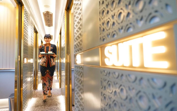 Pelayanan KA Anjasmoro Suites Class Compartment 