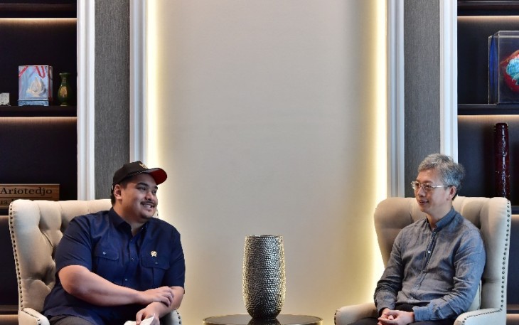 Menpora Ario Bimo Nandito Ariotedjo bersama Dubes RRT di Jakarta, Selasa (18/3)