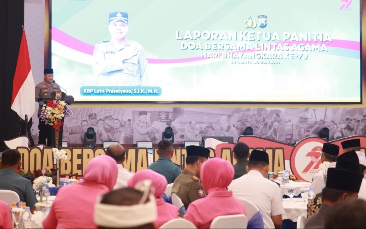 Doa lintas agama sambut hari Bhayangkara Ke-79 di mapolda Jatim 