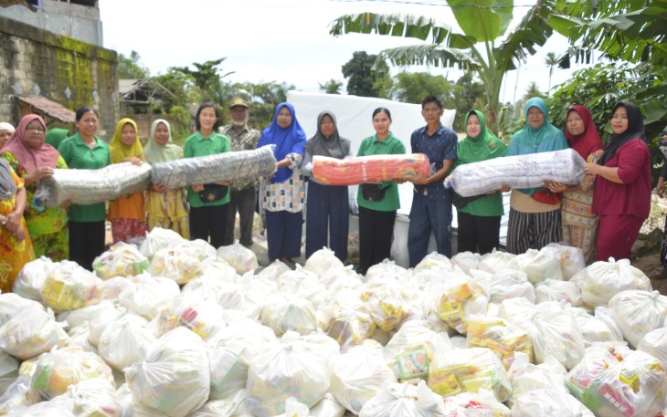 Persit Korem 023 PD I/BB Salurkan Bantuan dan Gelar Trauma Healing bagi Anak-Anak Korban Banjir dan Longsor