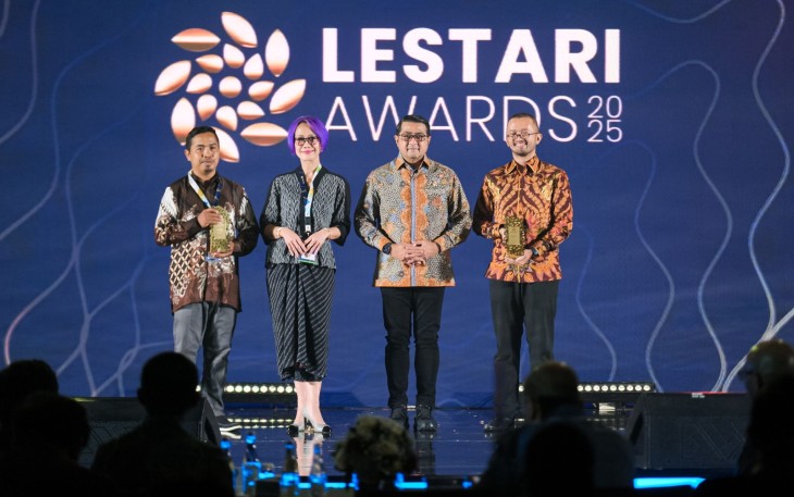  Menteri Ekonomi Kreatif (Ekraf) Teuku Riefky Harsya menghadiri penganugerahaan Lestari Awards 2025, di Ballroom Raffles Hotel, Jakarta pada Kamis, 2 Oktober 2025