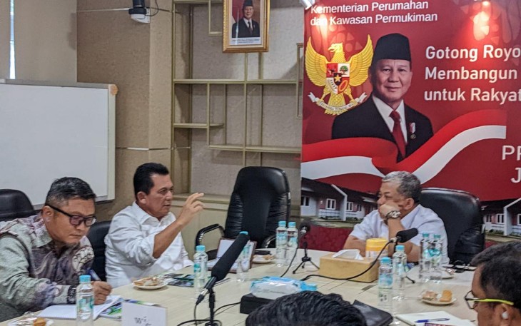 Gubernur Kepri, Ansar Ahmad, saat melakukan audiensi dengan Wakil Menteri Perumahan dan Kawasan Permukiman, Fahri Hamzah, di Jakarta, Jumat (3/1). 