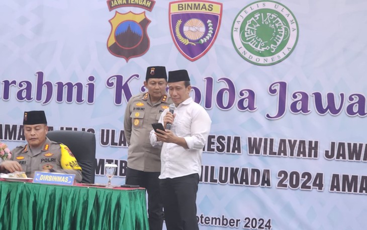 Wakil Ketua PWI Jawa Tengah Zainal Petir ( baju putih)