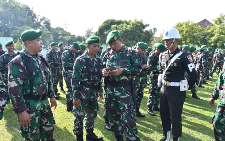 Dandim Ponorogo Sidak HP Anggota