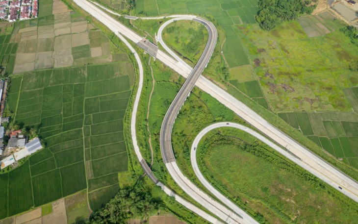 Pemerintah Dorong Penurunan Biaya Logistik Melalui Jalan Tol Serang Panimbang