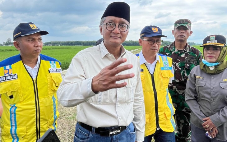 Menteri Pekerjaan Umum (PU) Dody Hanggodo meninjau Daerah Irigasi (DI) Molek di Kabupaten Malang, Jawa Timur, Sabtu (18/1)