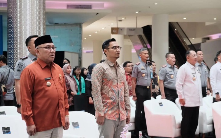 Ketua DPRD Depok, Ade Supriatna bersama Wali Kota Depok, Mohammad Idris pada peresmian Immigration Lounge di Pesona Square, Selasa (21/01/25)