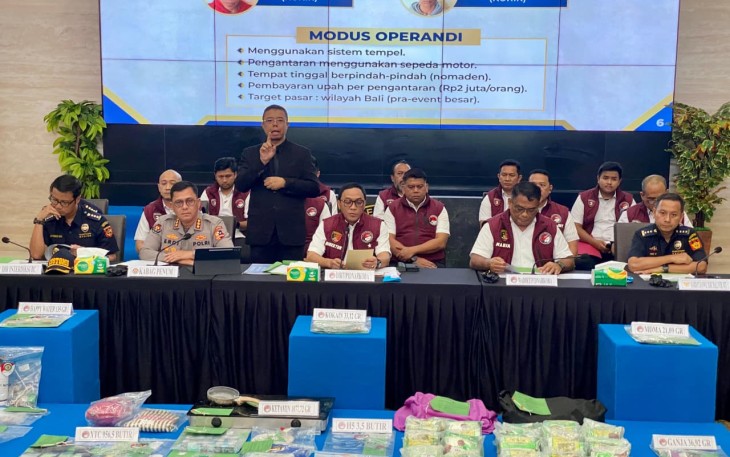 Direktur Tindak Pidana Narkoba Bareskrim Polri Brigjen Pol. Eko Hadi Santoso Saat Melakukan Konferensi Pers 