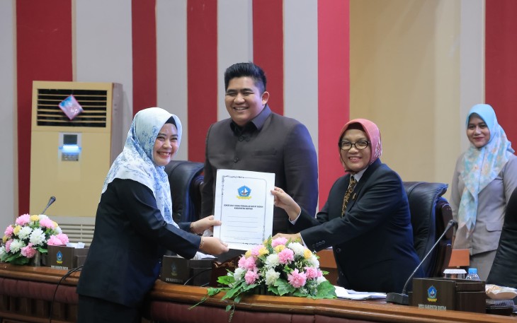 Rapat Paripurna Pengesahan Perda KLA Disahkan