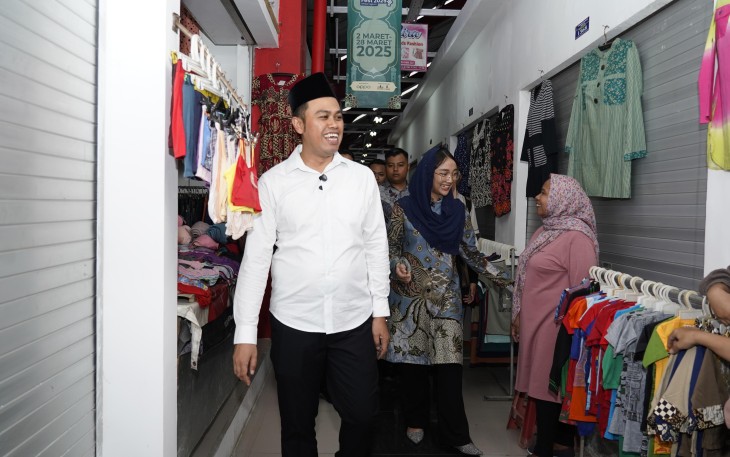 Walikota Blitar Syauqul Muhibbin Saat Tinjau Lantai Dua Pasar Legi