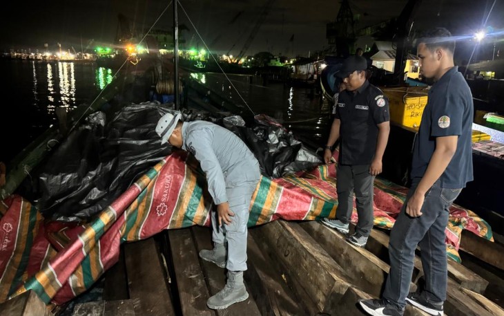 Hasil pemeriksaan menemukan bahwa berdasarkan manifest tertulis 99 batang kayu Meranti dan 344 batang kayu rimba campuran.