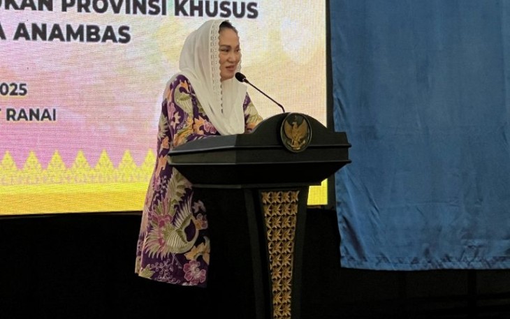 Bupati Natuna Cen Sui Lan