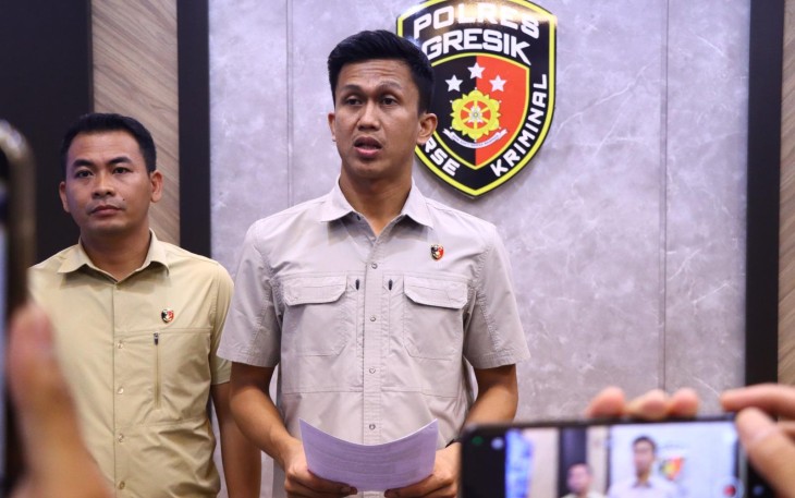 Kasat Reskrim Polres Gresik AKP Uais Al-Qarni Aziz saat memberikan keterangan pers, Rabu (10/9)