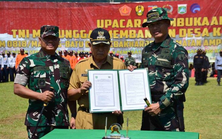 Danrem 083/Bdj Kolonel Inf Kohir pembukaan TMMD ke 126 Kodim 0818/Malang-Batu, Rabu (8/10) 