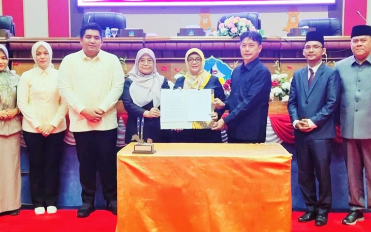 Rapat paripurna penyampaian pengumuman usulan pemberhentian Bupati dan Wakil Bupati (Wabup) Bintan tahun 2020 dan penyampaian pengumuman usulan penetapan pasangan calon Bupati dan Wabup terpilih hasil Pilkada Serentak tahun 2024, Jumat (07/02/2025).