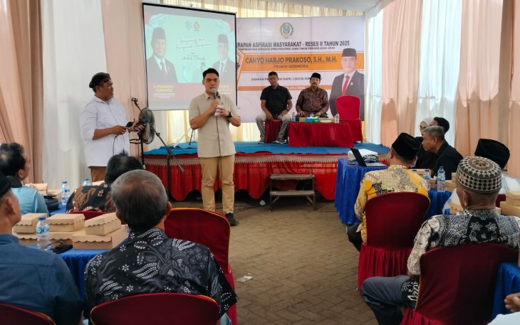 Anggota DPRD Jatim, Cahyo Harjo Prakoso saat serap aspirasi atau reses di wilayah Kel. Wonokusumo Kec. Semampir pada Rabu (2/7/2025) sore.